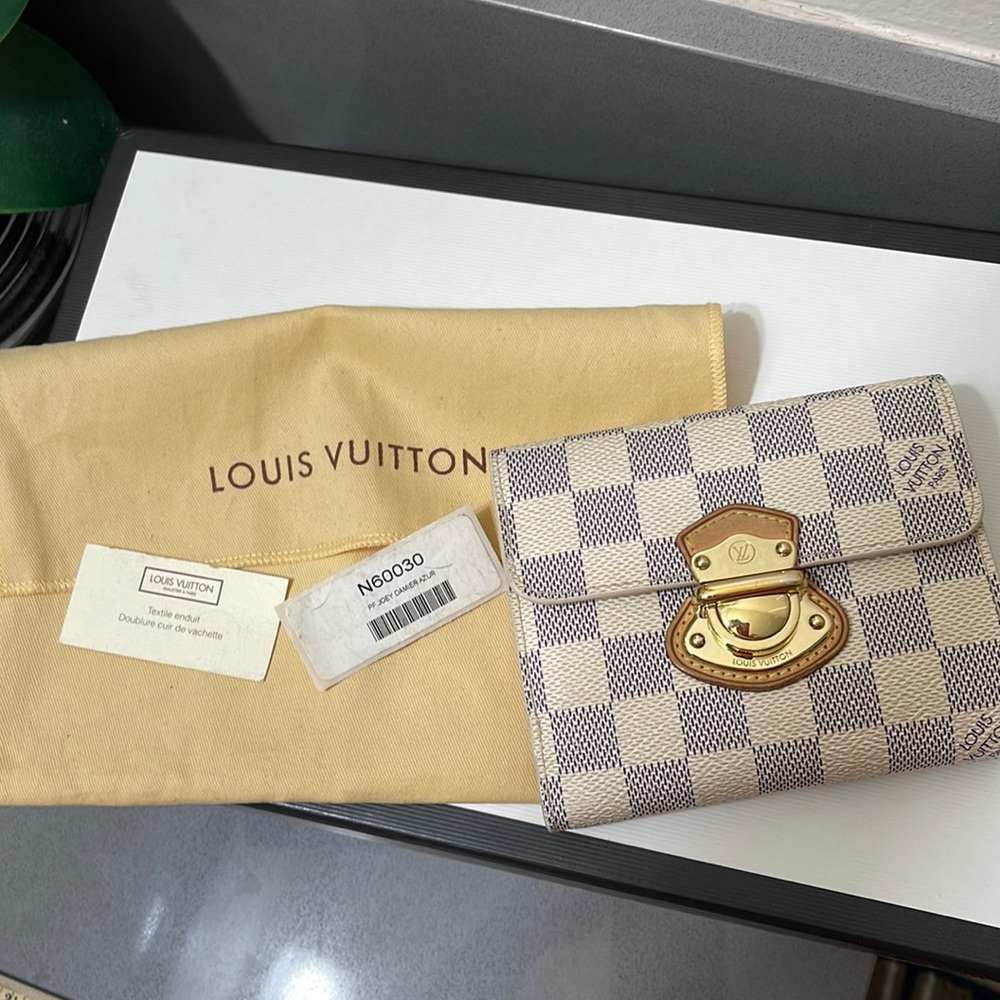 Louis Vuitton Damier Azur wallet